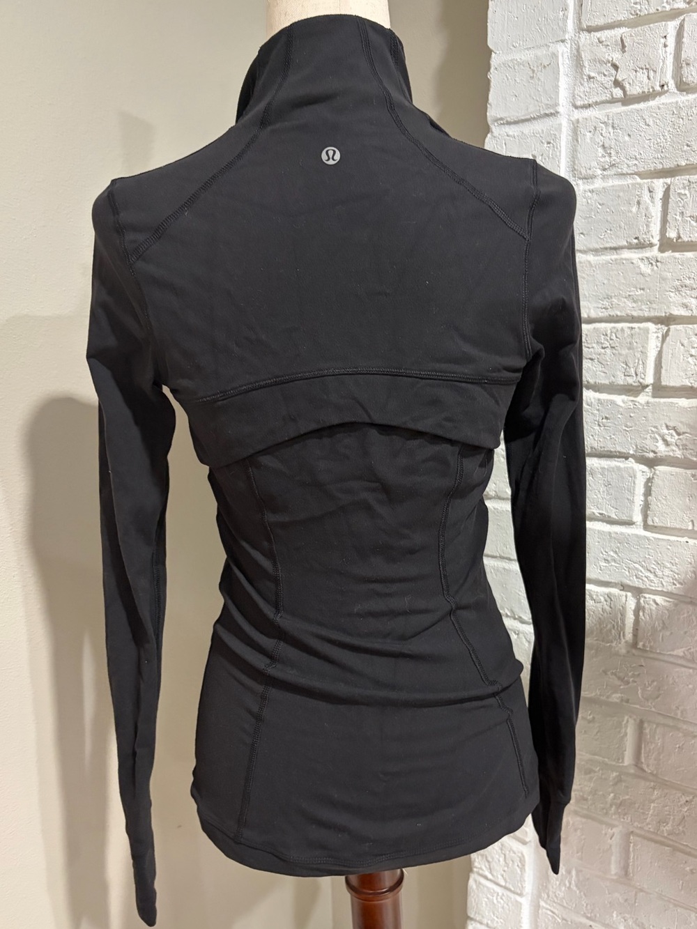 Lululemon Black Women's Half-Zip Active Top - Picture 4 of 4
